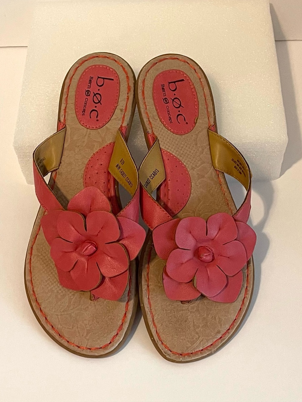 Born b.o.c. Pink Leather Floral Thong Sandals
